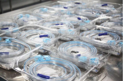 Disposable pulse lavage